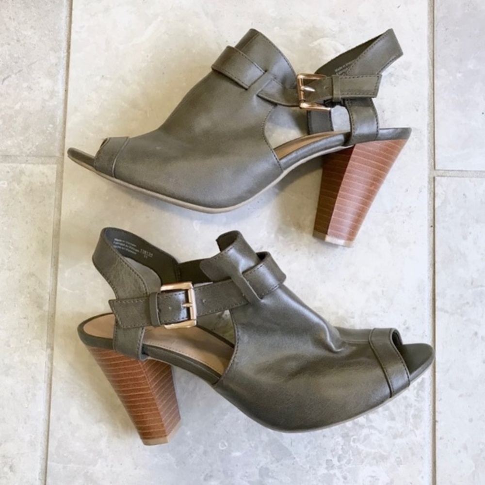 Fioni open-toe slingback heels